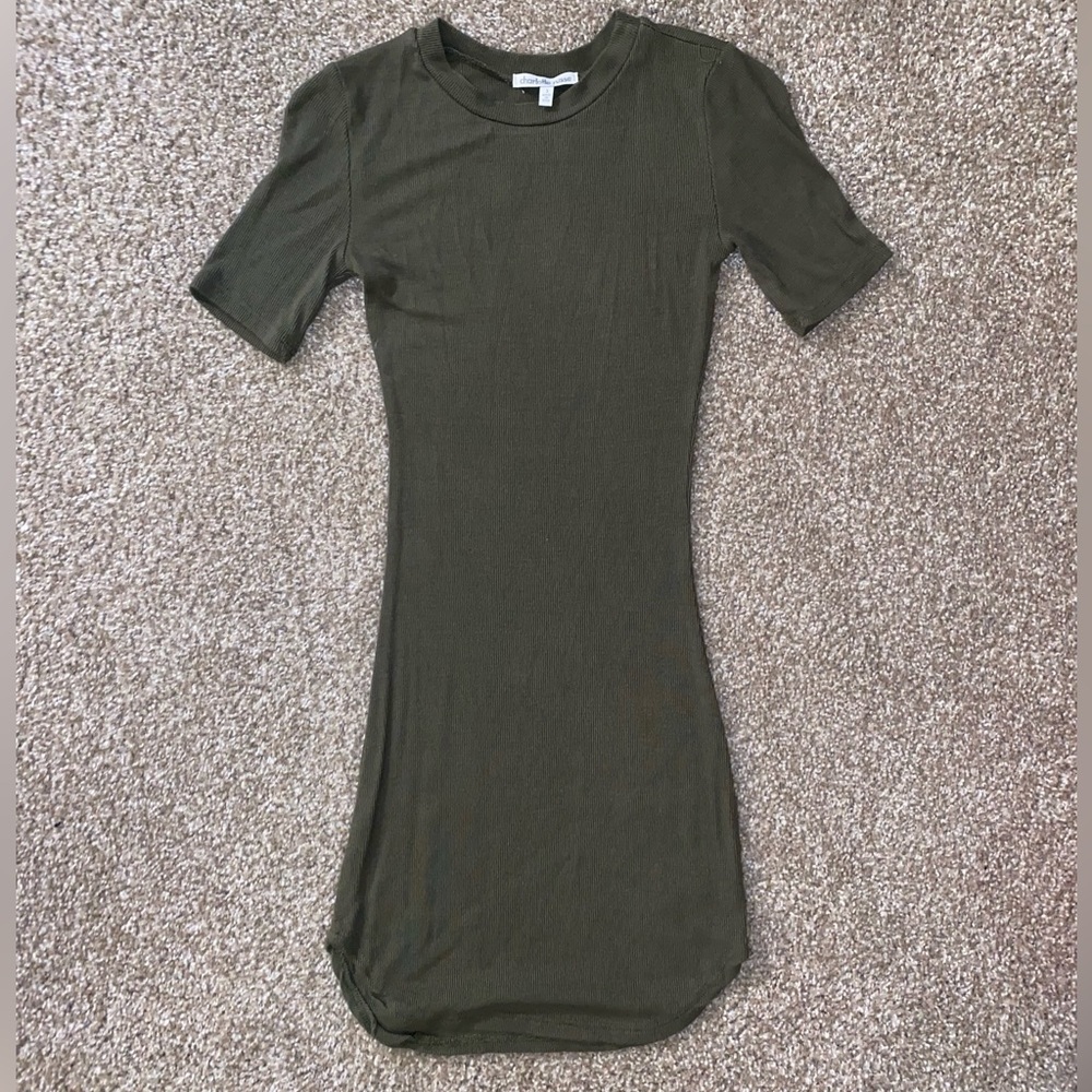 Olive green body-forming dress